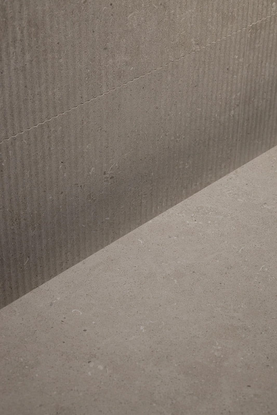 Bera Ice Reliefs, mur sculpté