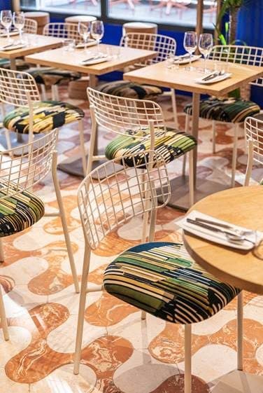 Z Restaurant Nice, salle avec sol Bibiena cotto variegato Fornace Brioni