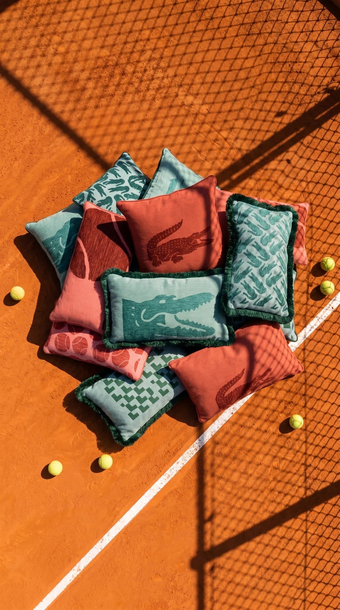 Café Lacoste, coussins Pierre Frey, détail motif