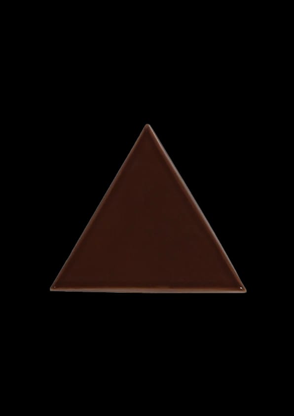 Zurich, carreau triangulaire émail chocolat, carreau en grès émaillé fait main au Portugal, Barro