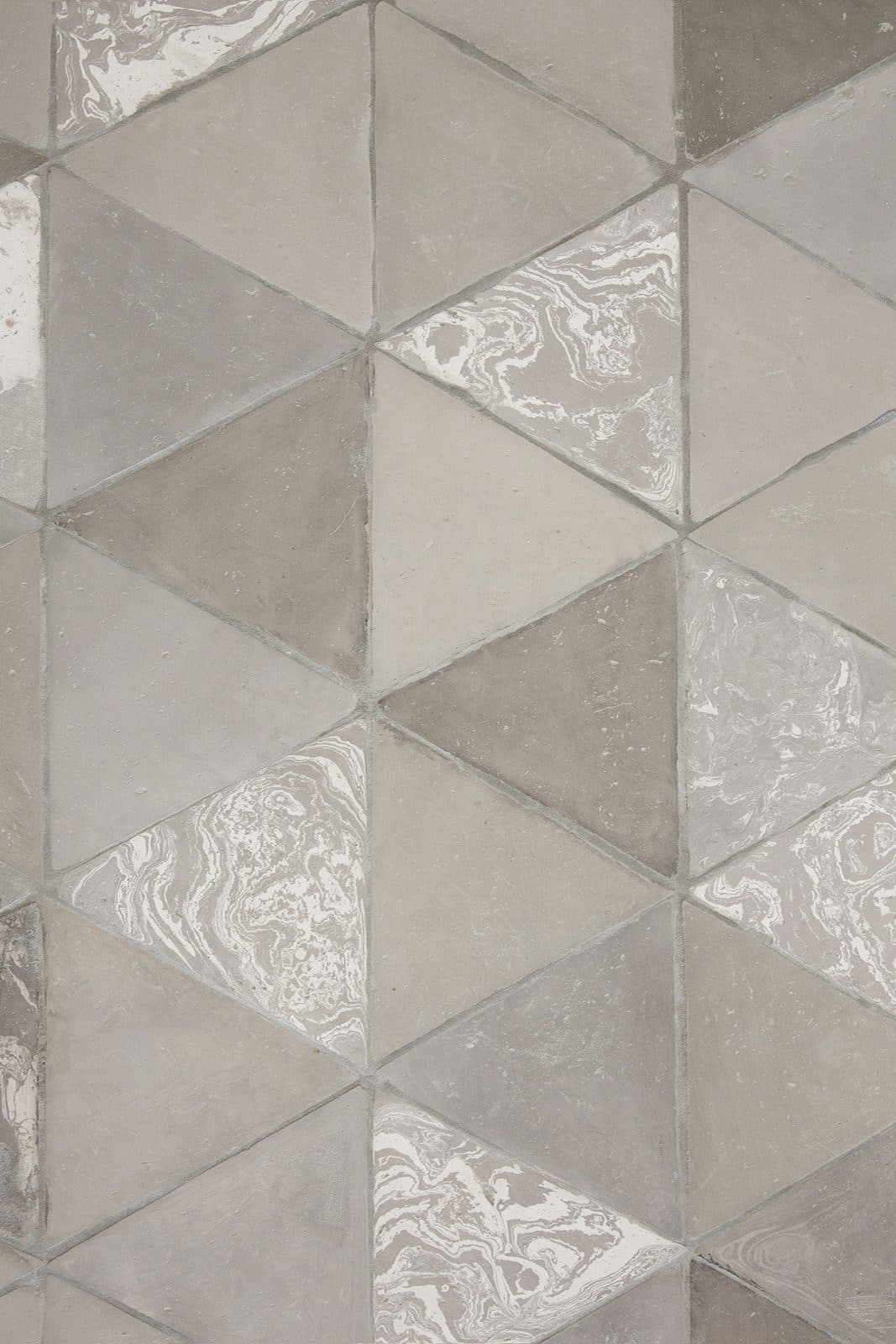 Ducale, pavement triangulaire grand format terre cuite cotto, Fornace Brioni, collection Gonzaga