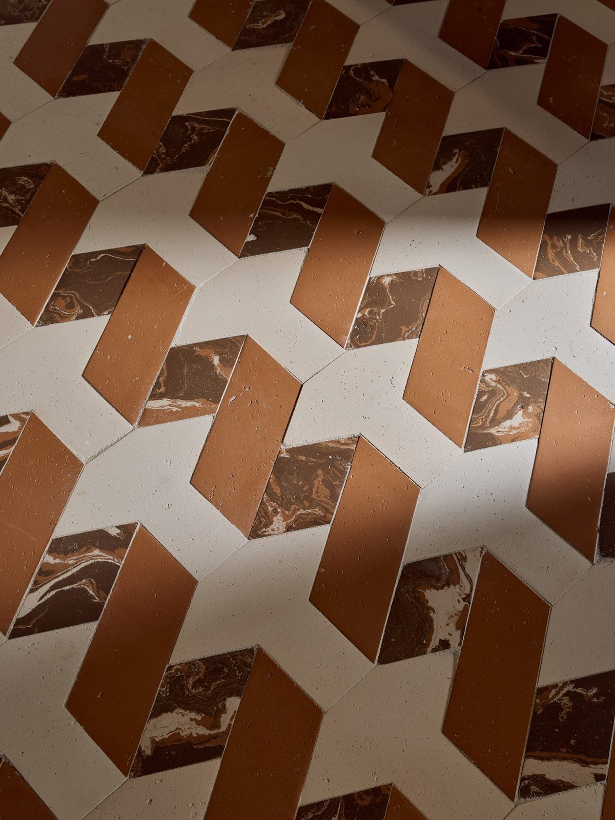 Ducato, détail pavement terre cuite marbré artisanal, Fornace Brioni, Araldica