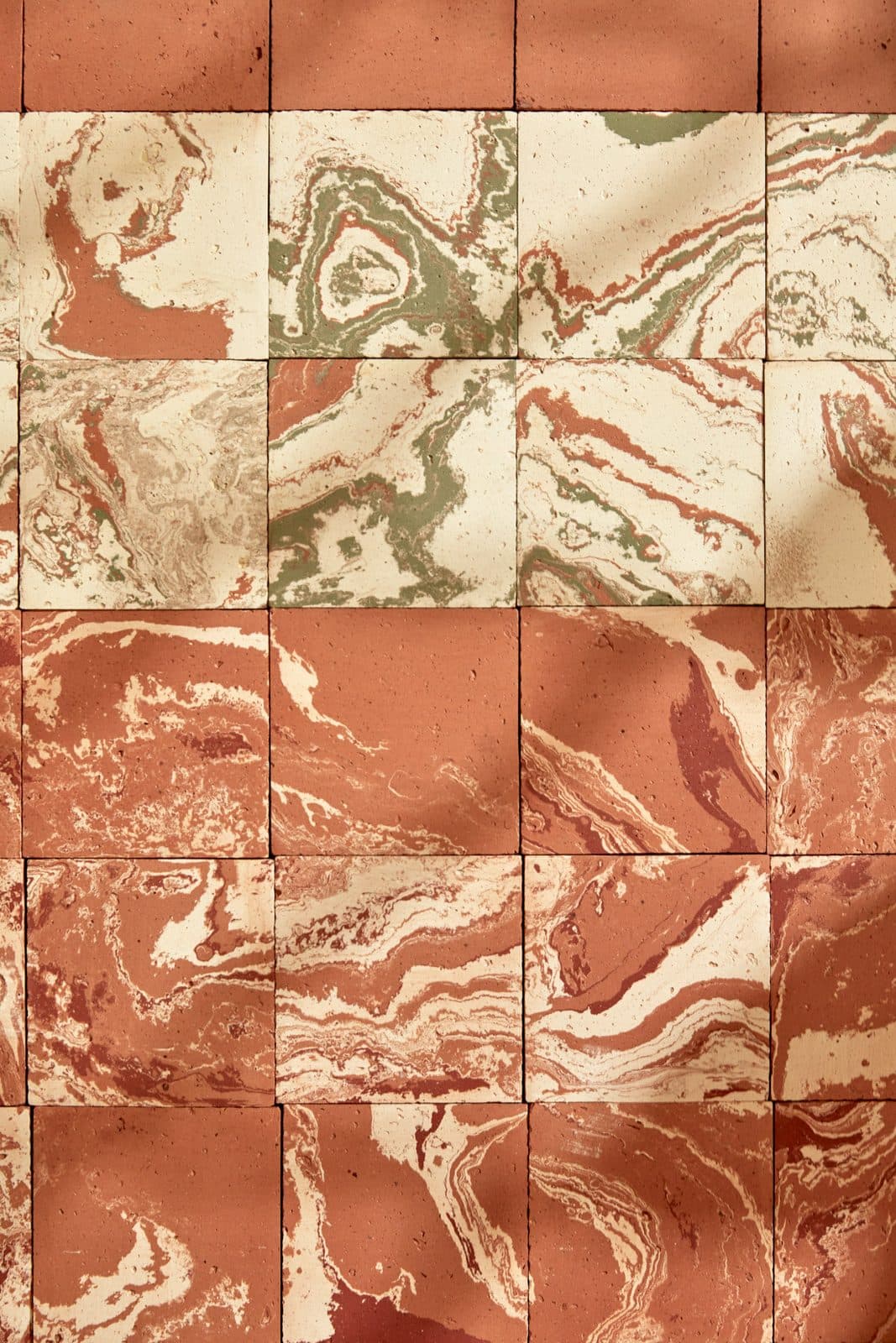 Ebru, détail terre cuite marbrure veinée artisanale, Fornace Brioni, Scenografica