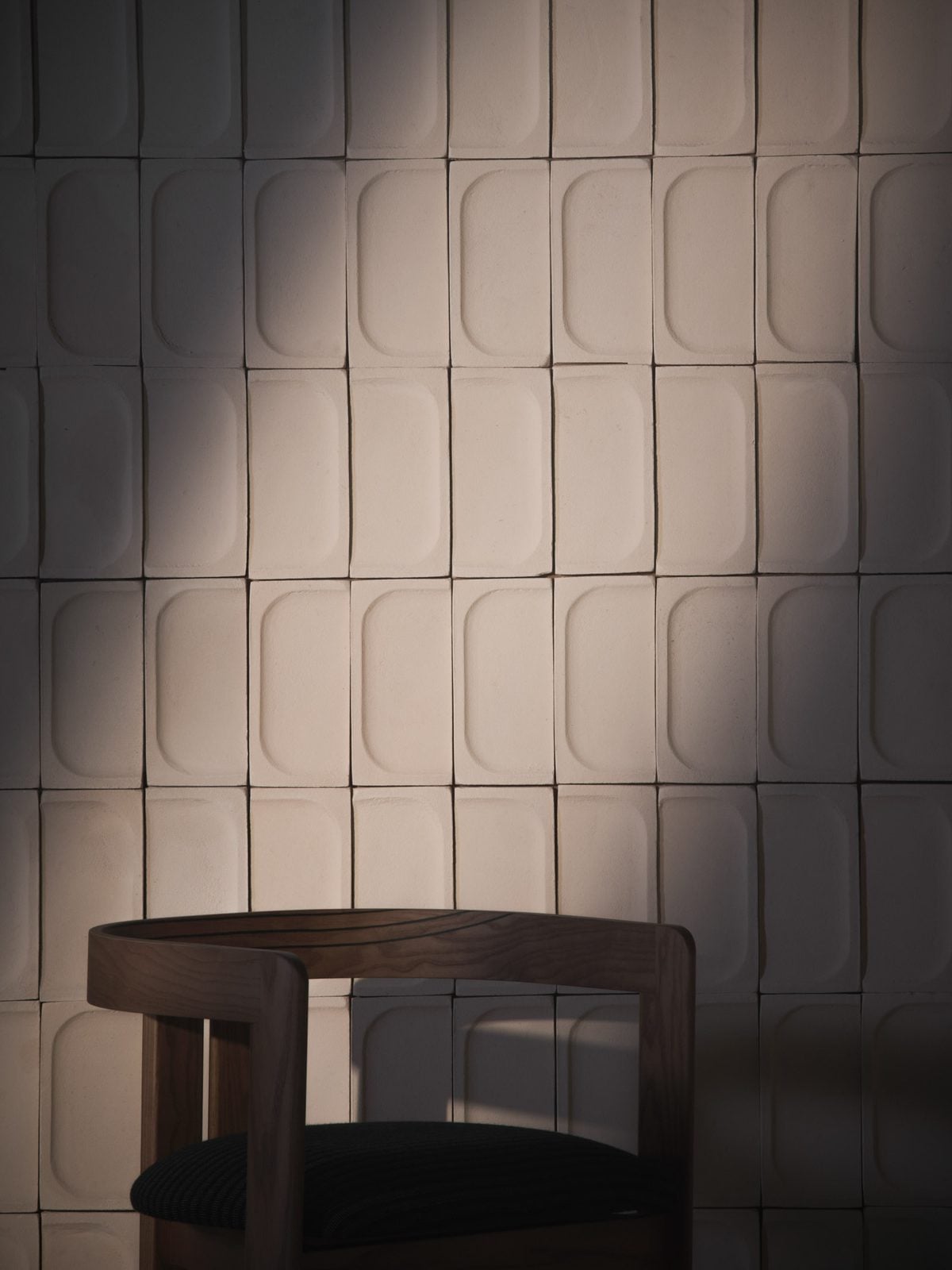 Void Wallcovering, ambiance paroi sculpturale terre cuite, Fornace Brioni, collection Void