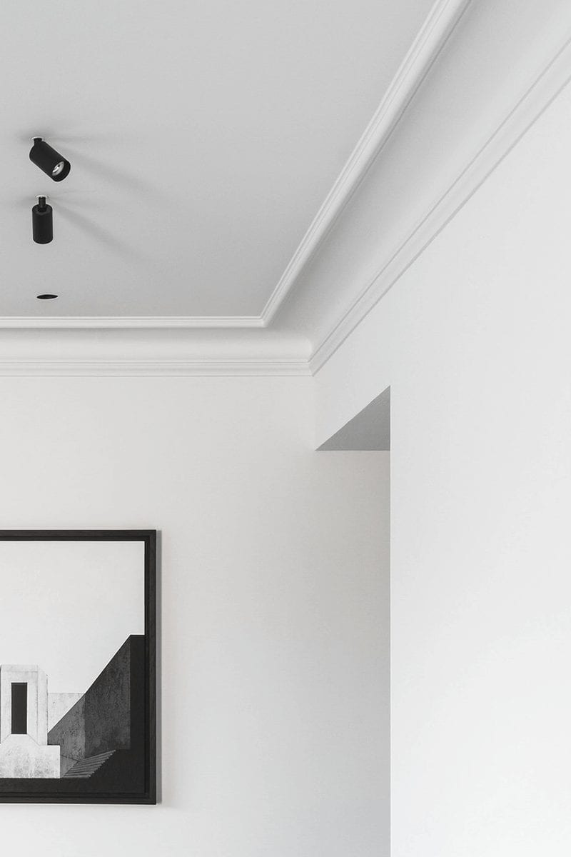 Corniches plafond Orac Decor, moulure Duropolymer prête à peindre, plafond blanc intégré avec spots