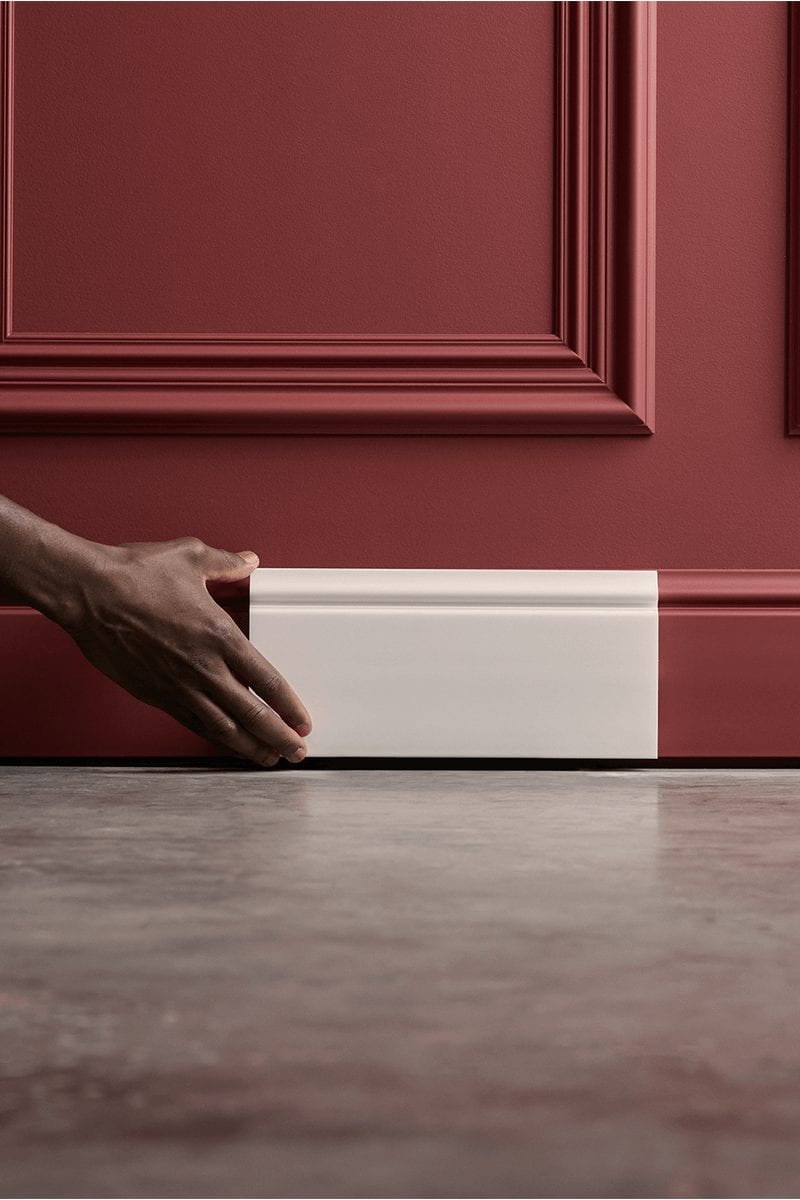 Plinthes Orac Decor, moulure architecturale Duropolymer prête à peindre, pose murale rouge mouluré