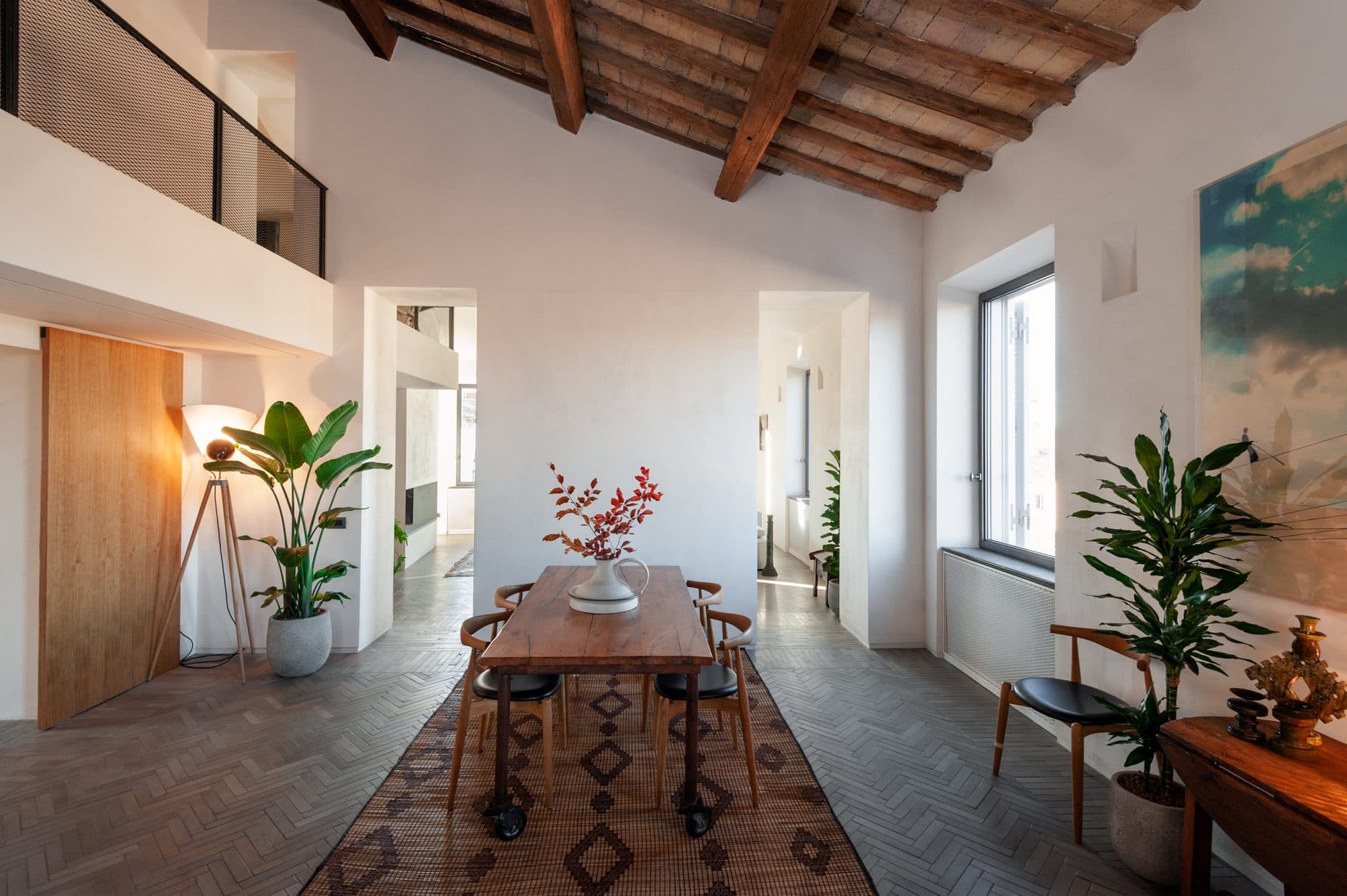 Apartment Roma Trastevere, pièce de vie avec sol spina di pesce Listello Fornace Brioni