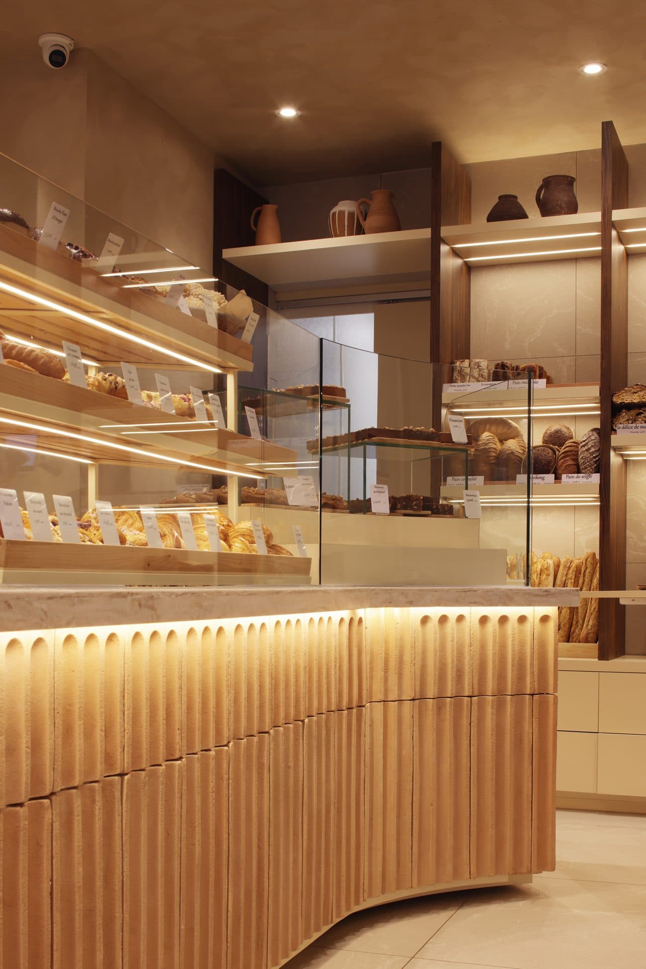 Boulangerie Maison Ounissi, intérieur revêtu Giulio Romano Fornace Brioni, Paris MK Idées