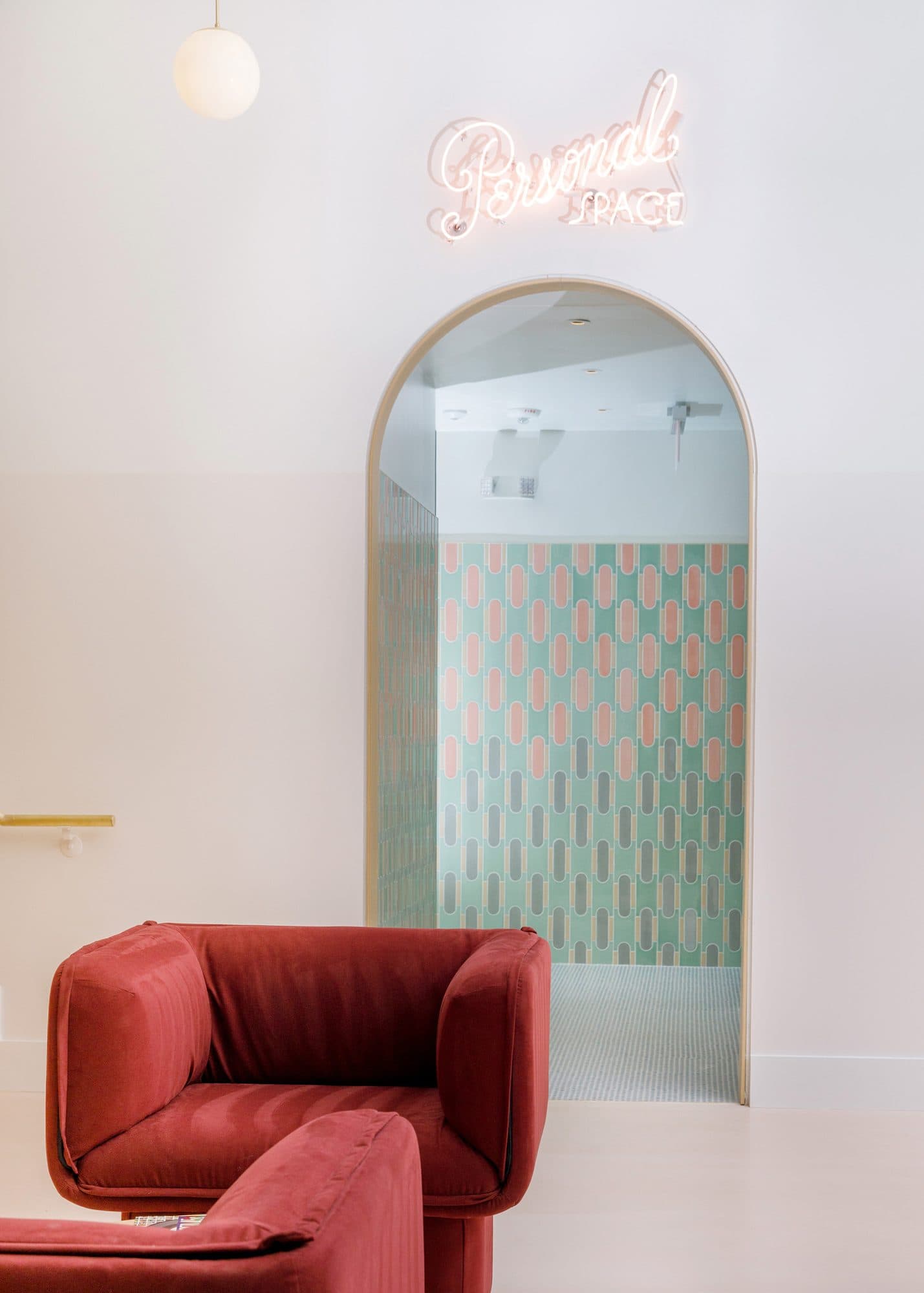 The Wing West Hollywood, mosaïque Rocaille coquillage Fornace Brioni, Chiara De Rege